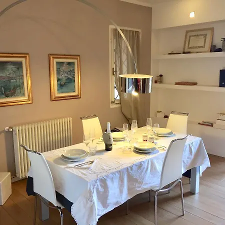 Apartament Flora *